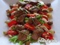 Салат из куриной печени с помидорами и маринованными грибами