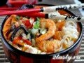 Фото Суп с рисовой лапшой и креветками азиатский
